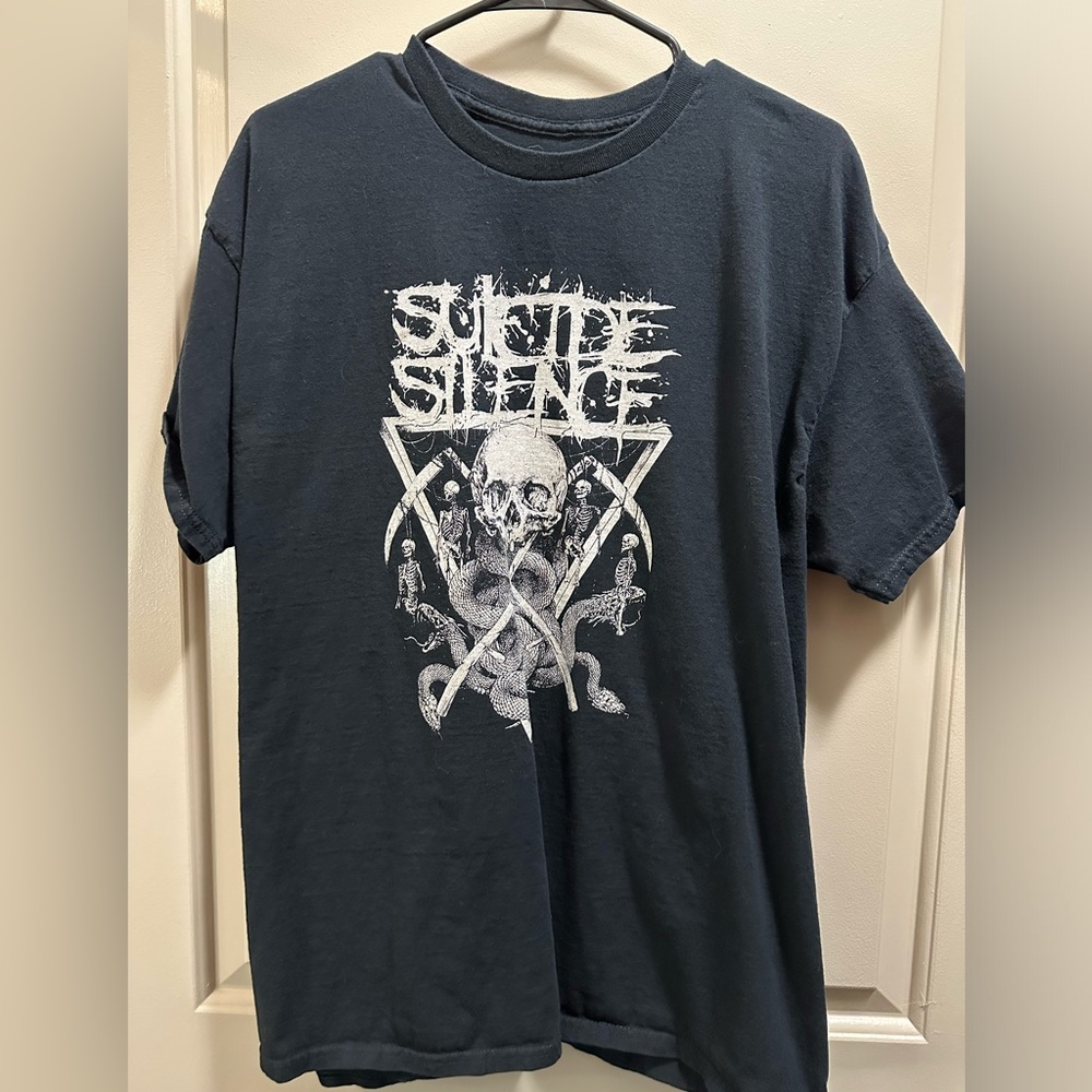 Graphic tee